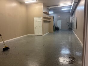 5474 Williams Rd, Tampa, FL for lease Interior Photo- Image 2 of 3