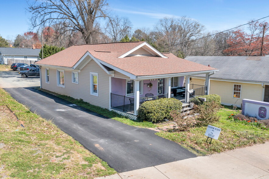 2715 Central Ave, Charlotte, NC for sale - Building Photo - Image 1 of 1