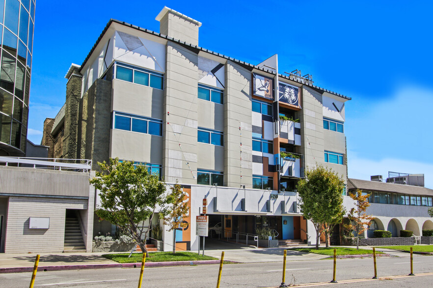 520 S Sepulveda Blvd, Los Angeles, CA for lease - Building Photo - Image 1 of 27