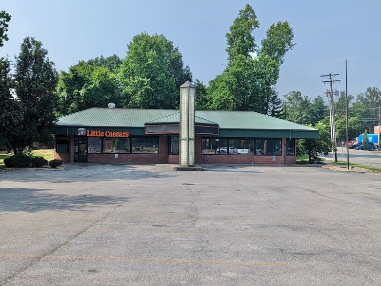 819 W Main St, Carbondale, IL for lease - Building Photo - Image 1 of 5