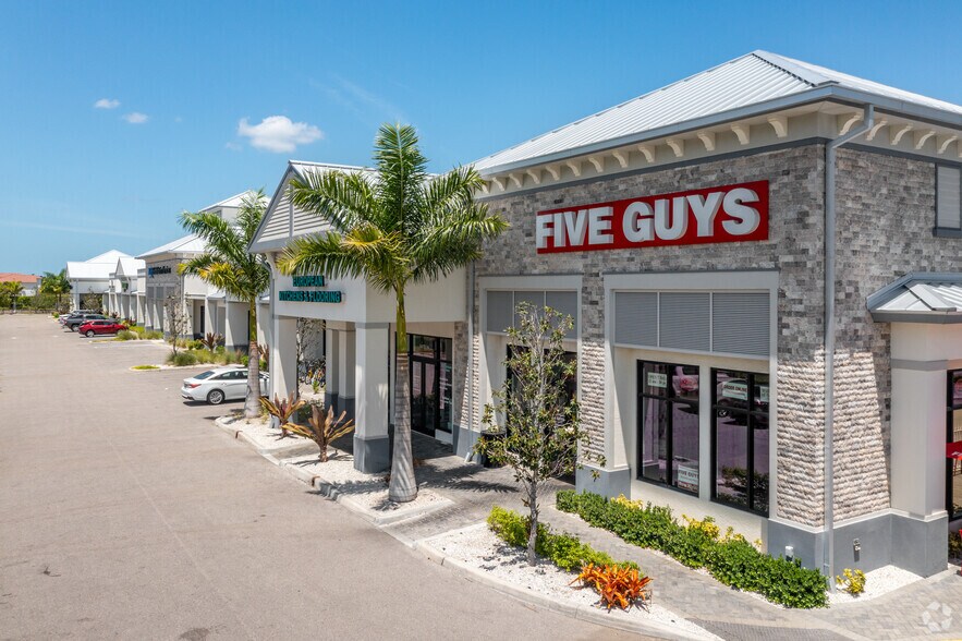 7211 Vanderbilt Beach Rd, Naples, FL for sale - Primary Photo - Image 1 of 1