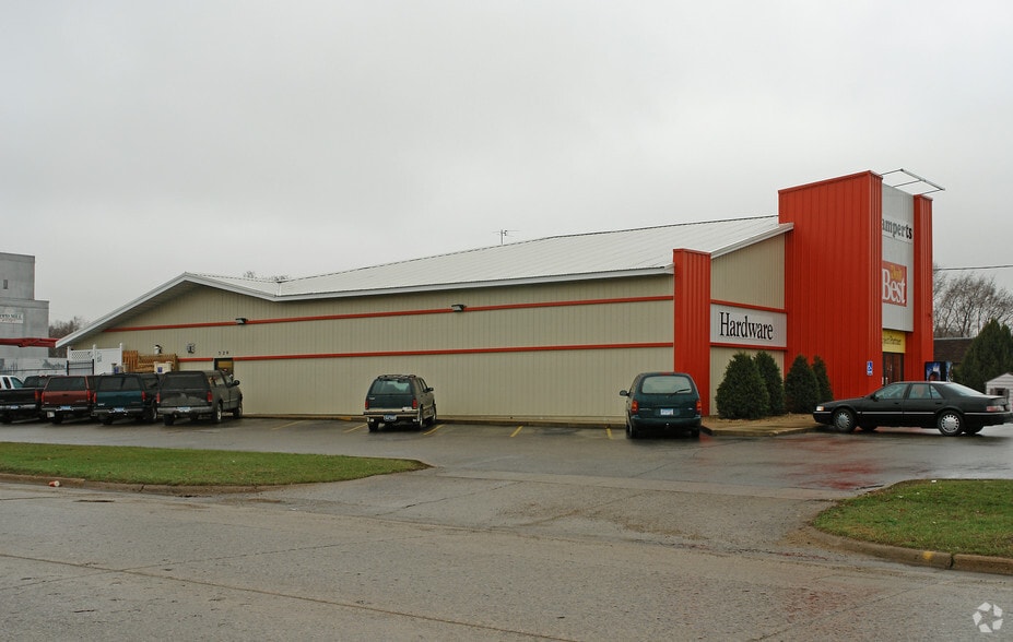 320 8th Ave NW, Faribault, MN for sale - Primary Photo - Image 2 of 12