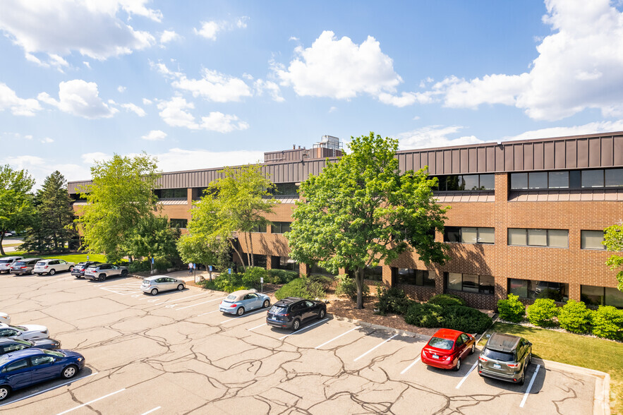 7701 York Ave S, Edina, MN for lease - Building Photo - Image 1 of 9