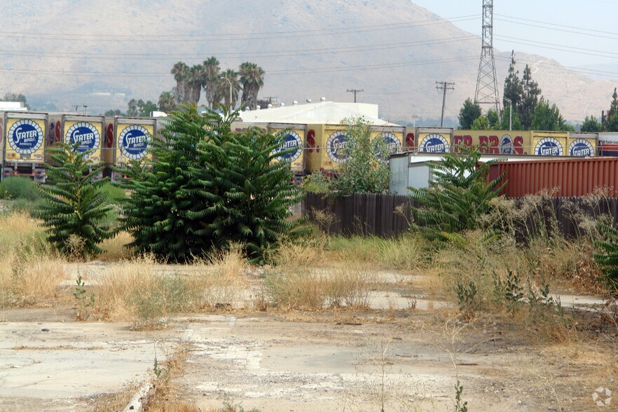 12229 S La Cadena Dr, Colton, CA 92324