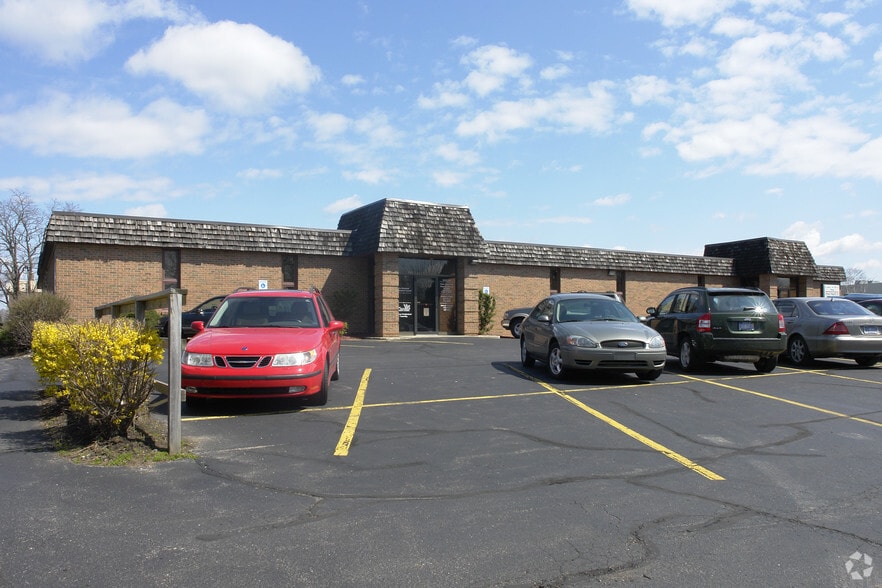 2050 Breton Rd SE, Grand Rapids, MI for lease - Primary Photo - Image 1 of 3
