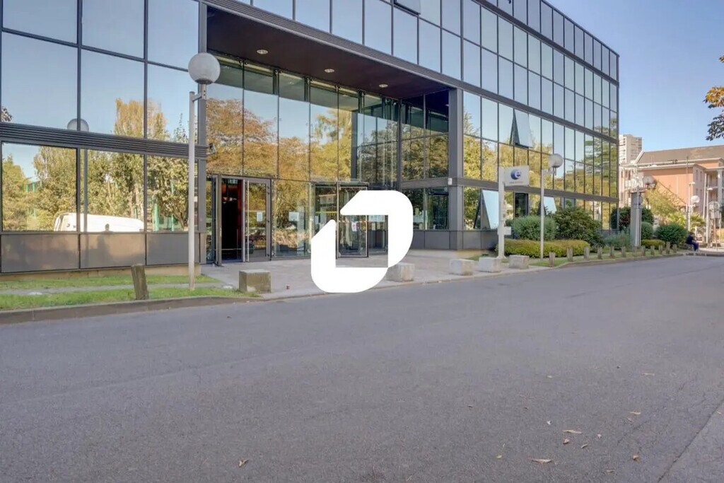 Location Bureaux 239 m² à 3 323 m² - Photo 1