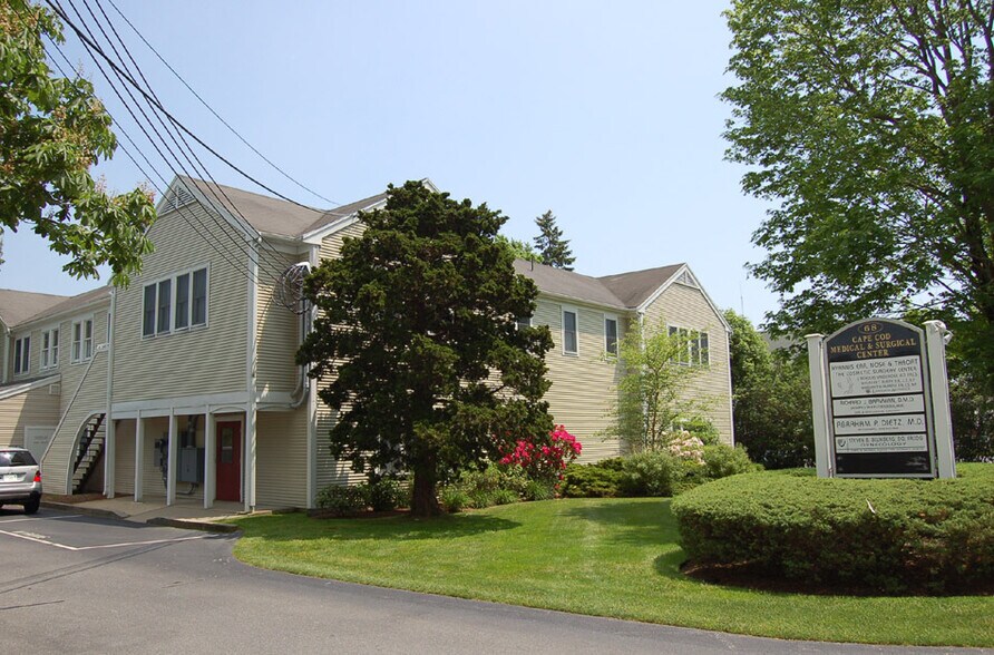 68 Camp St, Hyannis, MA for sale - Building Photo - Image 1 of 1