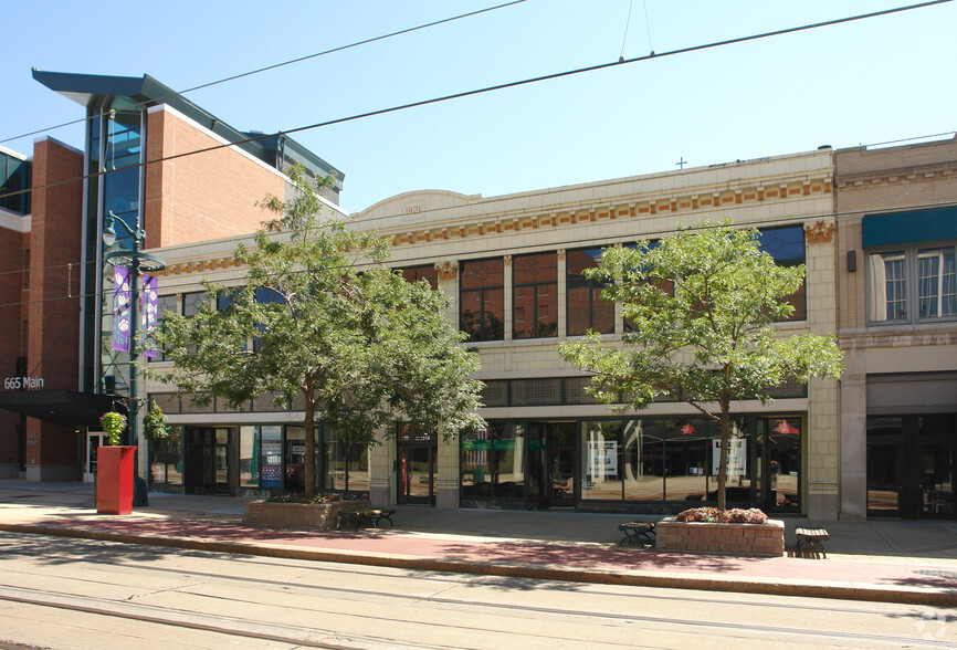 653 Main St, Buffalo, NY for lease - Primary Photo - Image 1 of 6