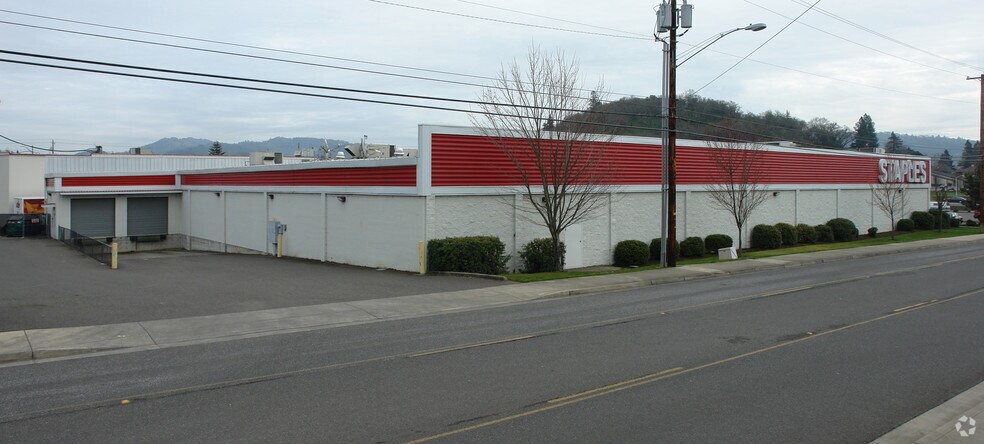 1414 NW Valley View Dr, Roseburg, OR for sale - Building Photo - Image 1 of 1