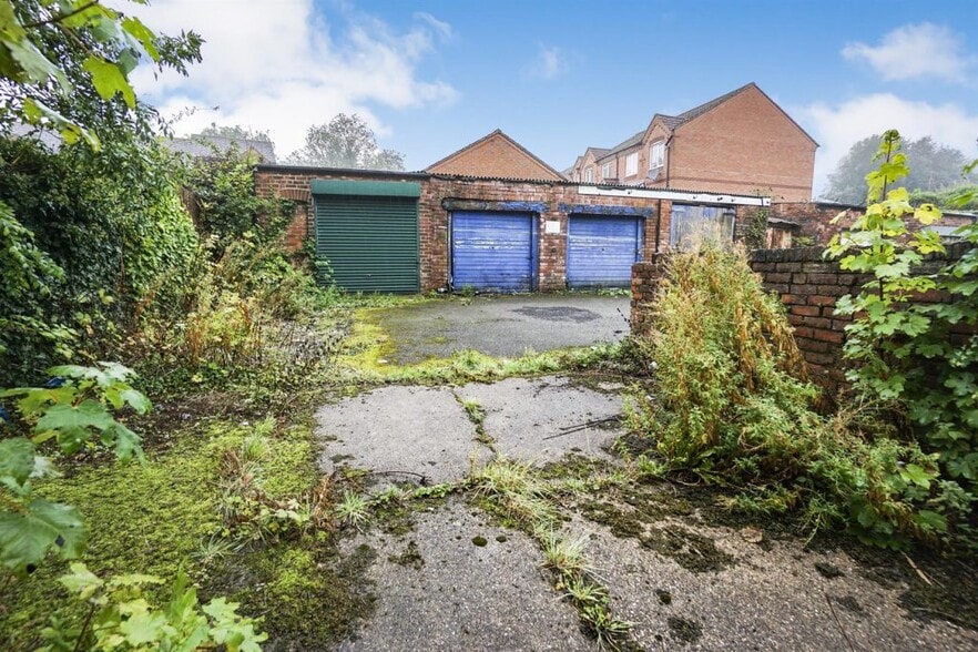 5 Colonade, Shirebrook for sale - Building Photo - Image 3 of 4