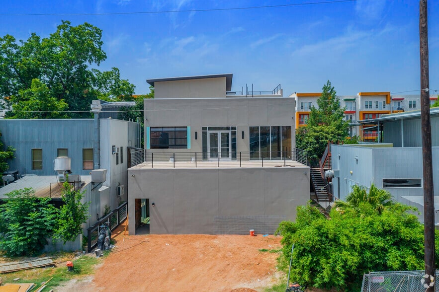 415 E Cevallos St, San Antonio, TX for lease - Building Photo - Image 3 of 37