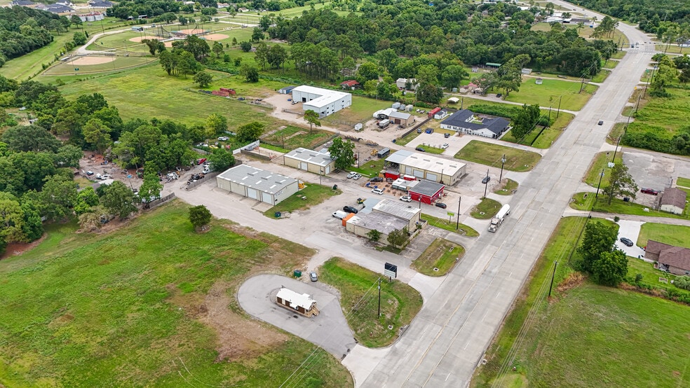 3723-3805 FM 646 portfolio of 2 properties for sale on LoopNet.com - Building Photo - Image 1 of 18