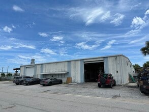 1730 Hill Ave, Mangonia Park, FL for lease Building Photo- Image 1 of 4