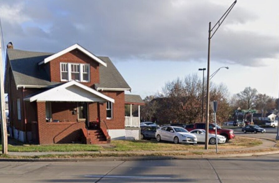 212 S Kingshighway St, Saint Charles, MO for sale - Primary Photo - Image 1 of 2