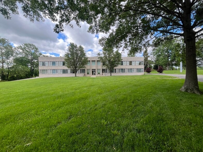 2222 8th St, Bedford, IN for sale - Primary Photo - Image 1 of 16