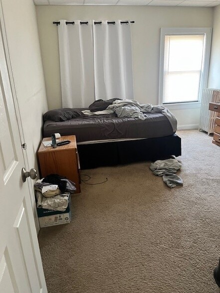 21930 Lakeshore Blvd, Euclid, OH for sale - Building Photo - Image 2 of 17