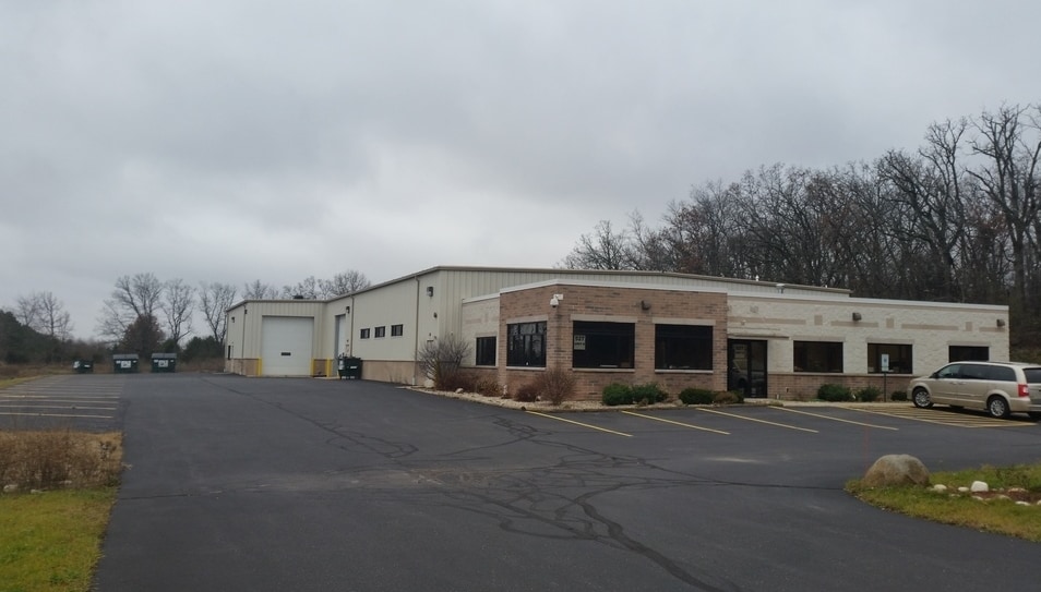 527 Mitchell Dr, Eagle, WI for sale - Primary Photo - Image 1 of 1