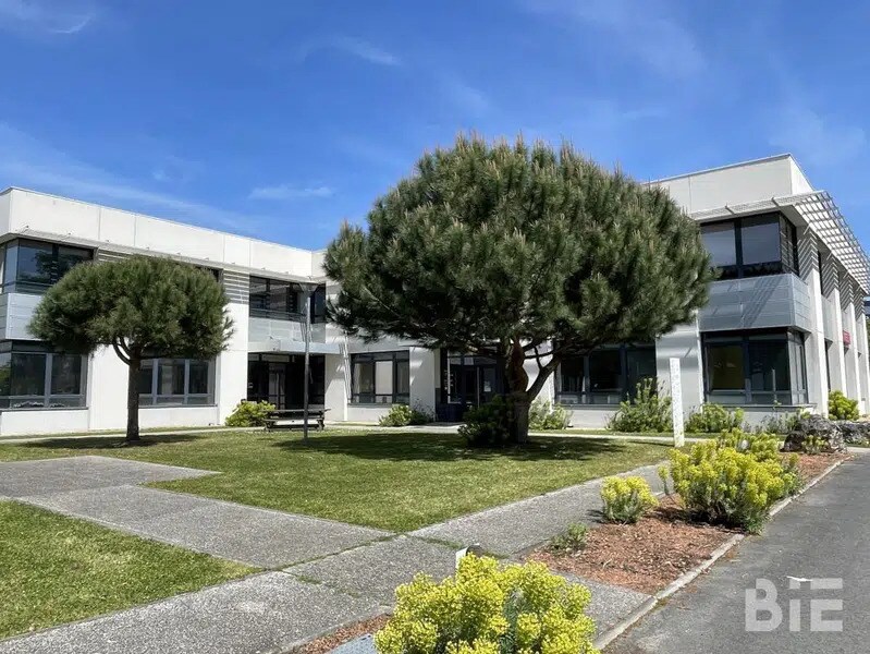 Office in Mérignac for lease Building Photo- Image 1 of 7