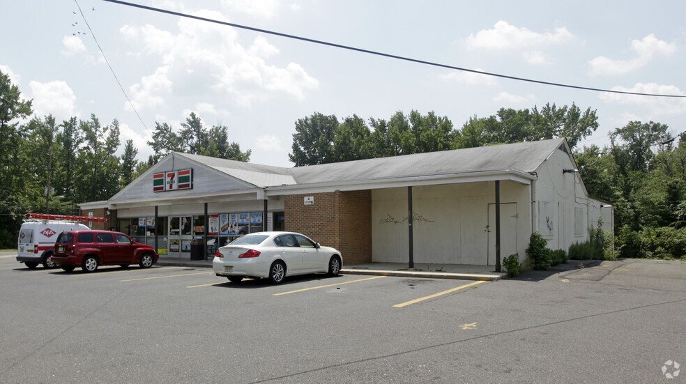 1811 Chapel Ave W, Cherry Hill, NJ for lease - Primary Photo - Image 1 of 3