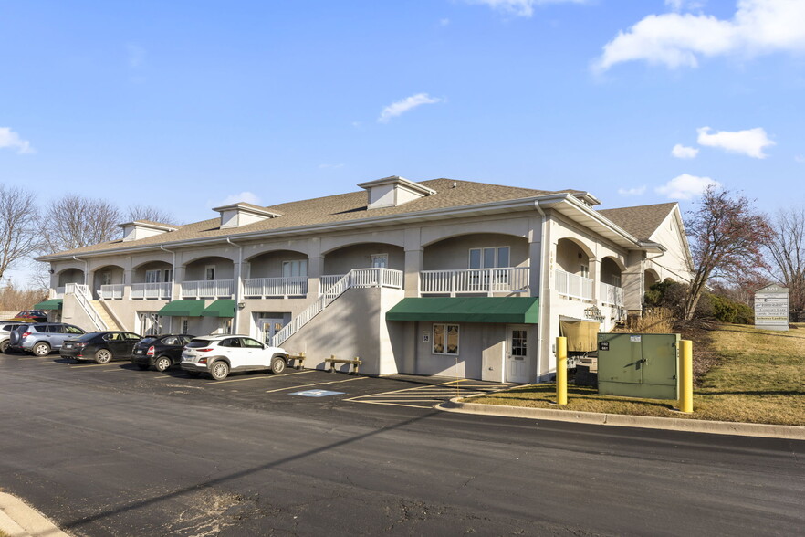 1001 E Chicago Ave, Naperville, IL for sale - Building Photo - Image 1 of 12