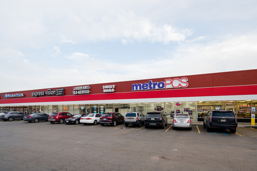 12309-12367 S Main St, Houston, TX for lease - Building Photo - Image 3 of 9