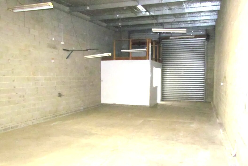 10 Norton Dr, Melton for lease Interior Photo- Image 1 of 3