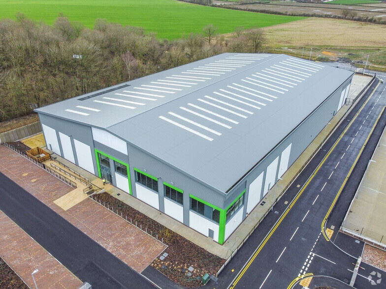 52 Vs, Evesham for lease - Aerial - Image 2 of 6