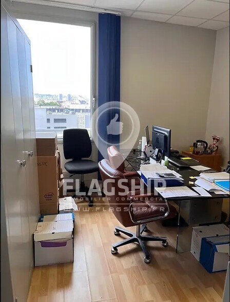 Office in Saint-Ouen-sur-Seine for lease - Interior Photo - Image 3 of 7