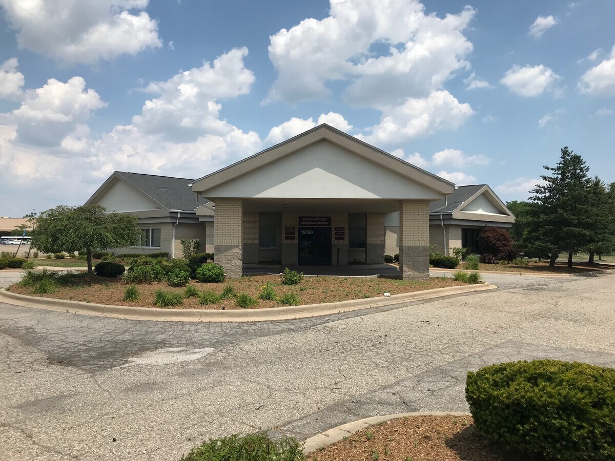 15750 Northline Rd, Southgate, MI 48195