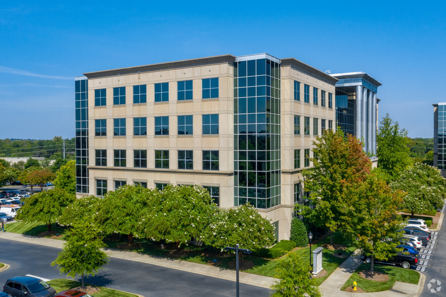 13860 Ballantyne Corporate Pl, Charlotte, NC for lease - Building Photo - Image 2 of 8