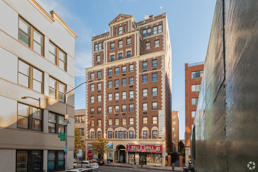 89-31 161st St, Jamaica, NY for lease - Building Photo - Image 1 of 6