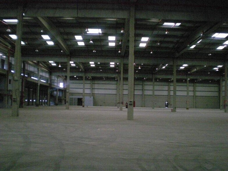 Industrial in SEVILLA for lease - Building Photo - Image 3 of 10