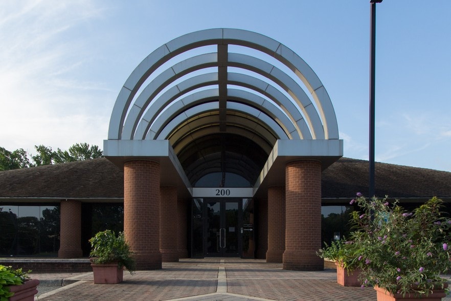 200 Enterprise Dr, Newport News, VA for lease - Building Photo - Image 3 of 12