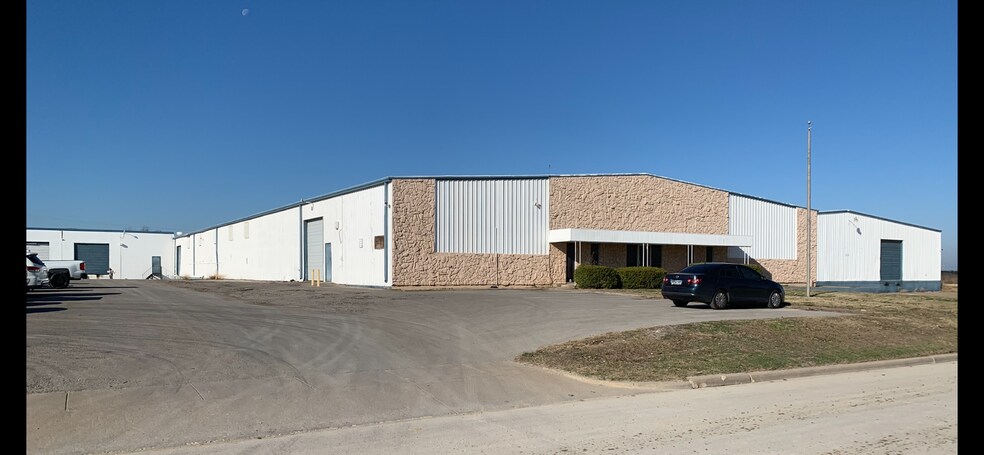 9300 Southwest Dr, Fort Worth, TX for lease - Building Photo - Image 1 of 35
