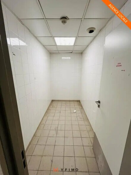 Flex in MAISONS-LAFFITTE for lease - Interior Photo - Image 2 of 5