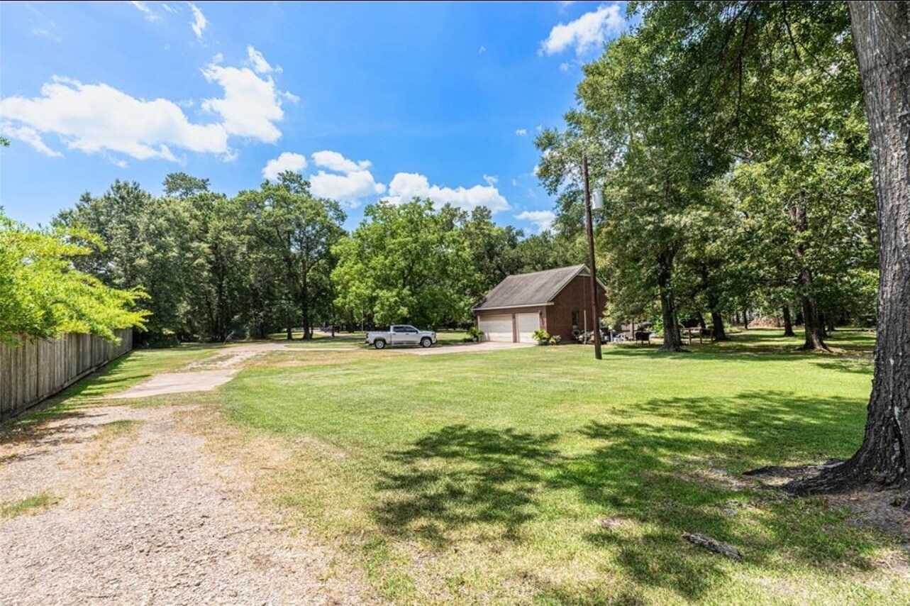 15567 Old Conroe Magnolia, Conroe, TX 77384 Unrestricted 3.5 Acres on