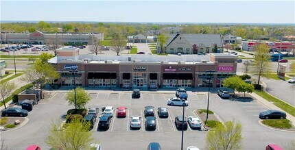 4801 W Bauer Farm Dr, Lawrence, KS for lease Building Photo- Image 1 of 1