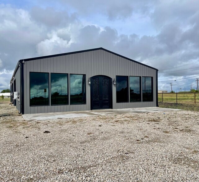 1598 FM 3211, Greenville, TX 75402