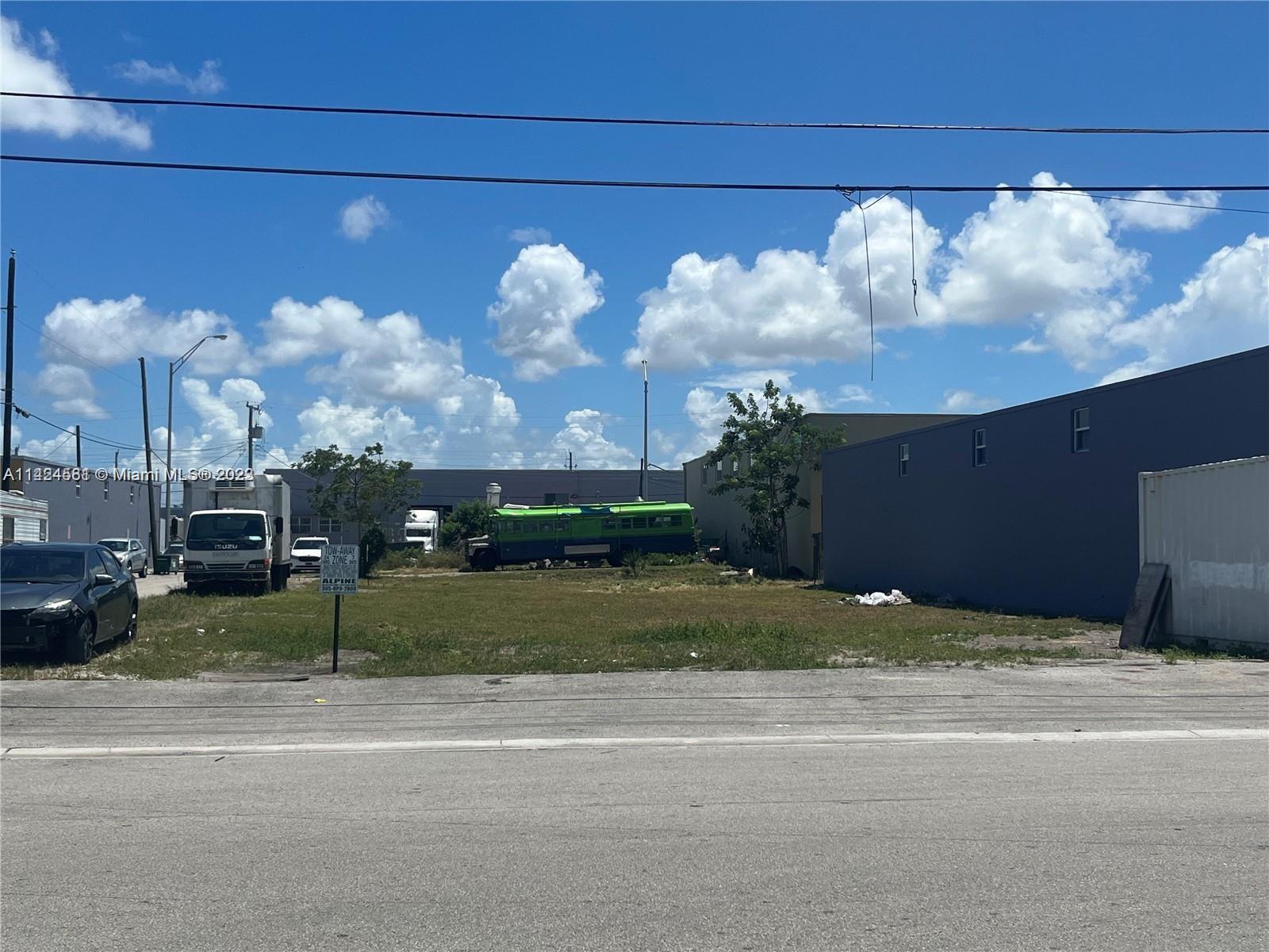 700 W 28th St, Hialeah, FL for sale Building Photo- Image 1 of 1