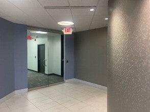 20975 Swenson Dr, Waukesha, WI for lease Interior Photo- Image 2 of 10