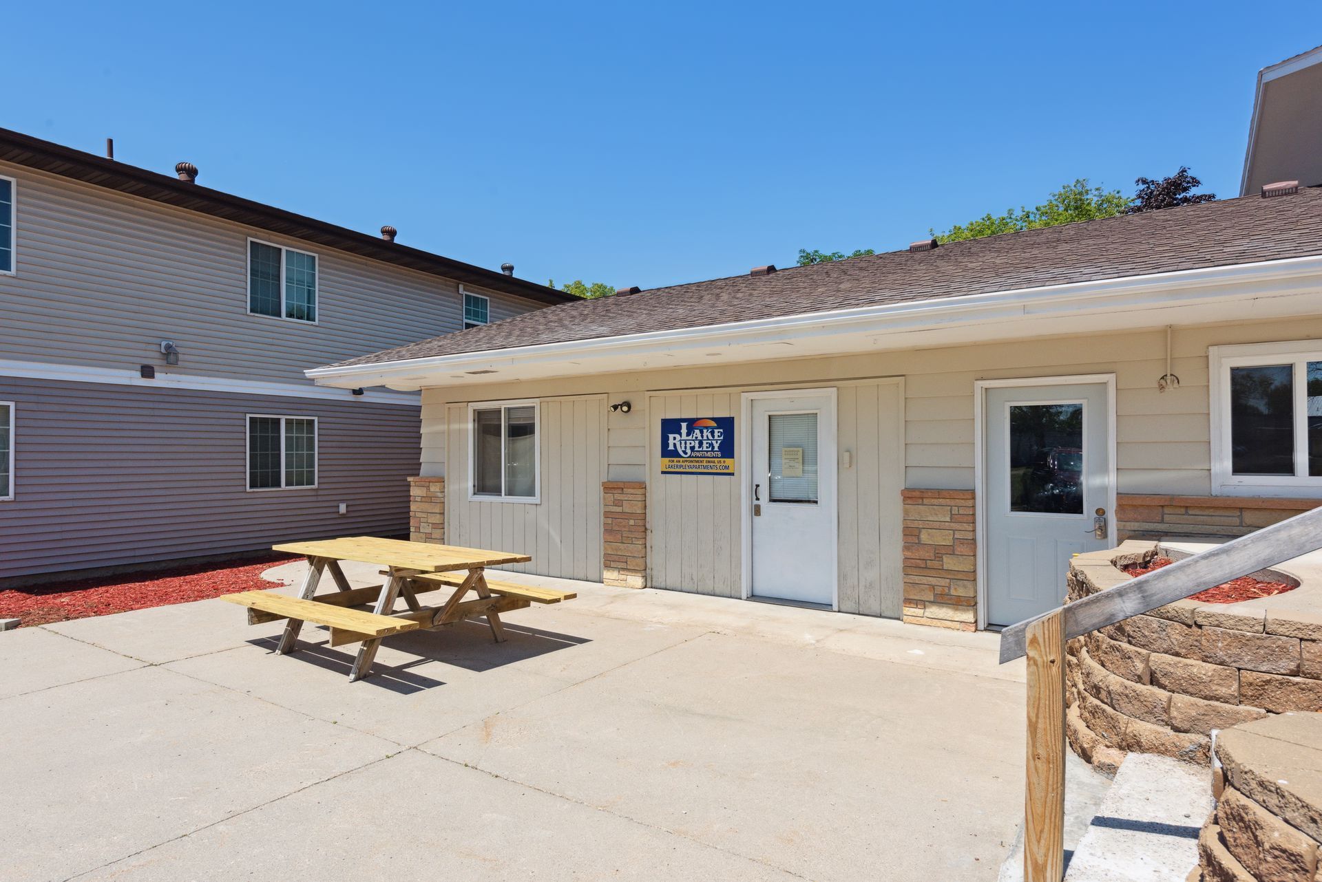 1205 S Sibley Ave, Litchfield, MN 55355 Lake Ripley Apartments