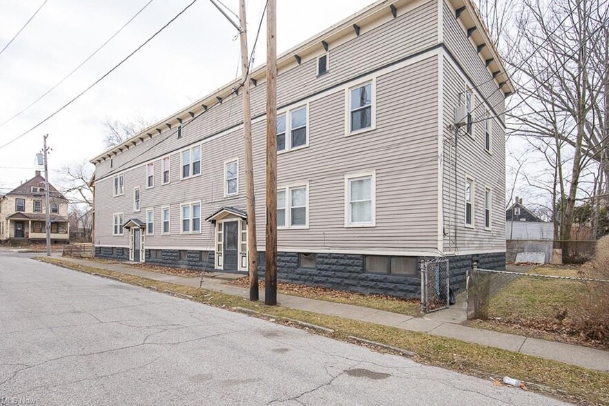 1156 Carl Ave, Cleveland, OH for sale - Primary Photo - Image 1 of 38