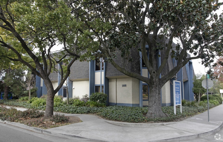 1866 B St, Hayward, CA for lease - Primary Photo - Image 1 of 13
