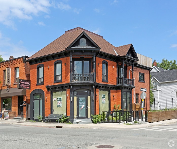 137 Locke St S, Hamilton, ON L8P 4A7