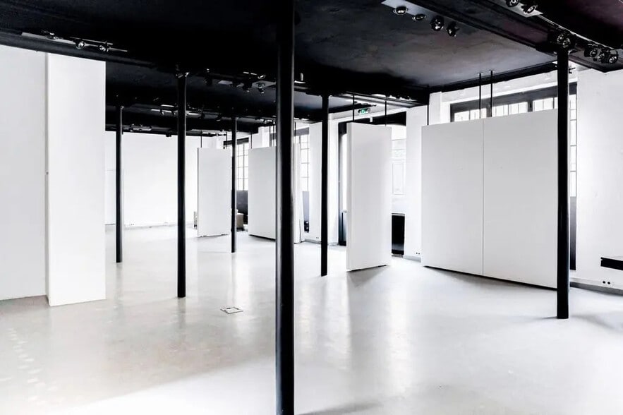 Retail in Paris for sale - Interior Photo - Image 2 of 10