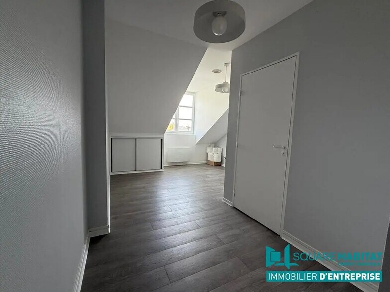 Office in Tours for lease - Interior Photo - Image 2 of 7