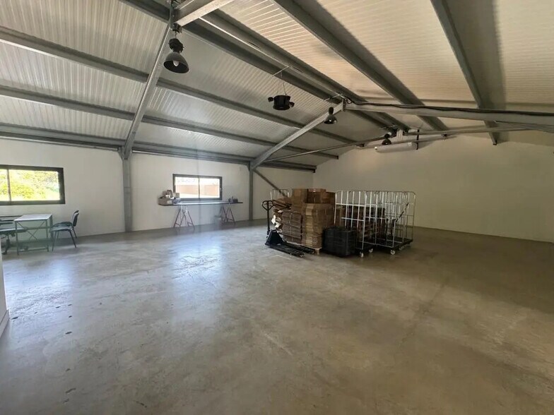 Office in Gémenos for lease - Interior Photo - Image 3 of 9