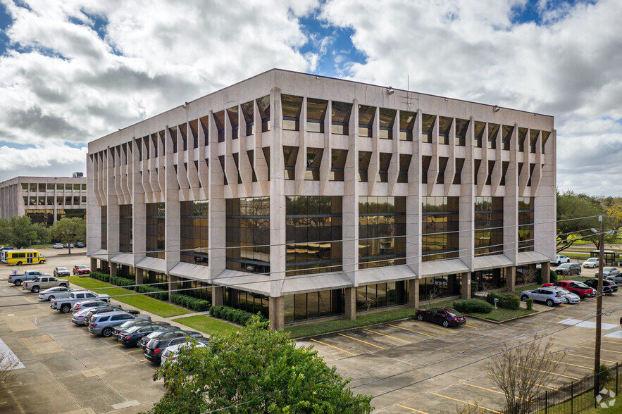 10101 Fondren Rd, Houston, TX for lease - Building Photo - Image 3 of 18