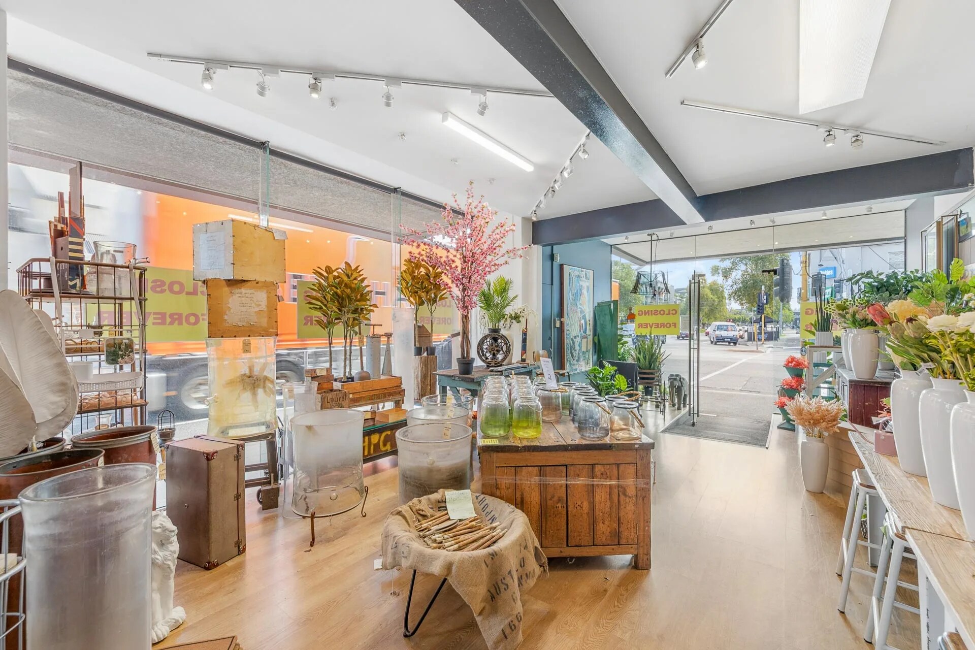 496 Bridge Rd, Richmond for lease Interior Photo- Image 1 of 3