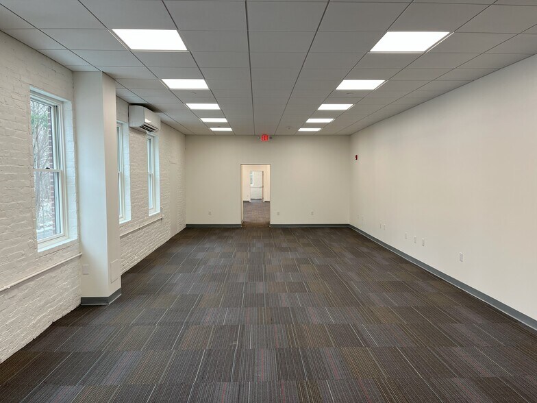 224 Calvary St, Waltham, MA for lease - Building Photo - Image 2 of 5